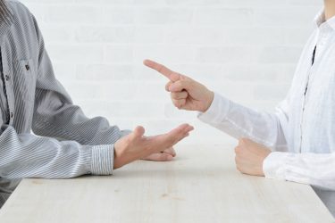 遺産相続の争いとは？相続トラブルを起こす要因と対処法について解説