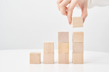 戸籍謄本は役所以外でも取得できる？請求に必要なものも併せて解説します